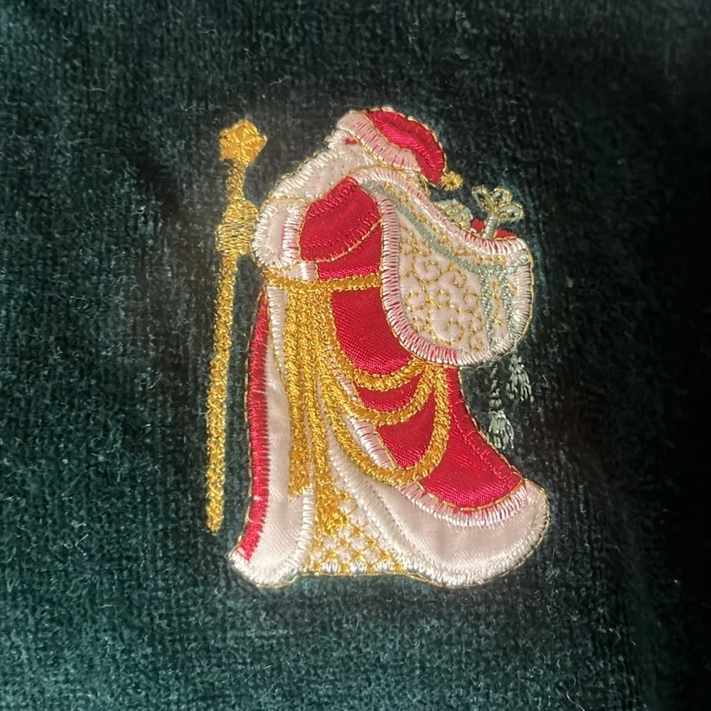 Vintage 1990s Christmas Velvet Green Embroidered Santa Claus Towels Set of 3 - Picture 5 of 14